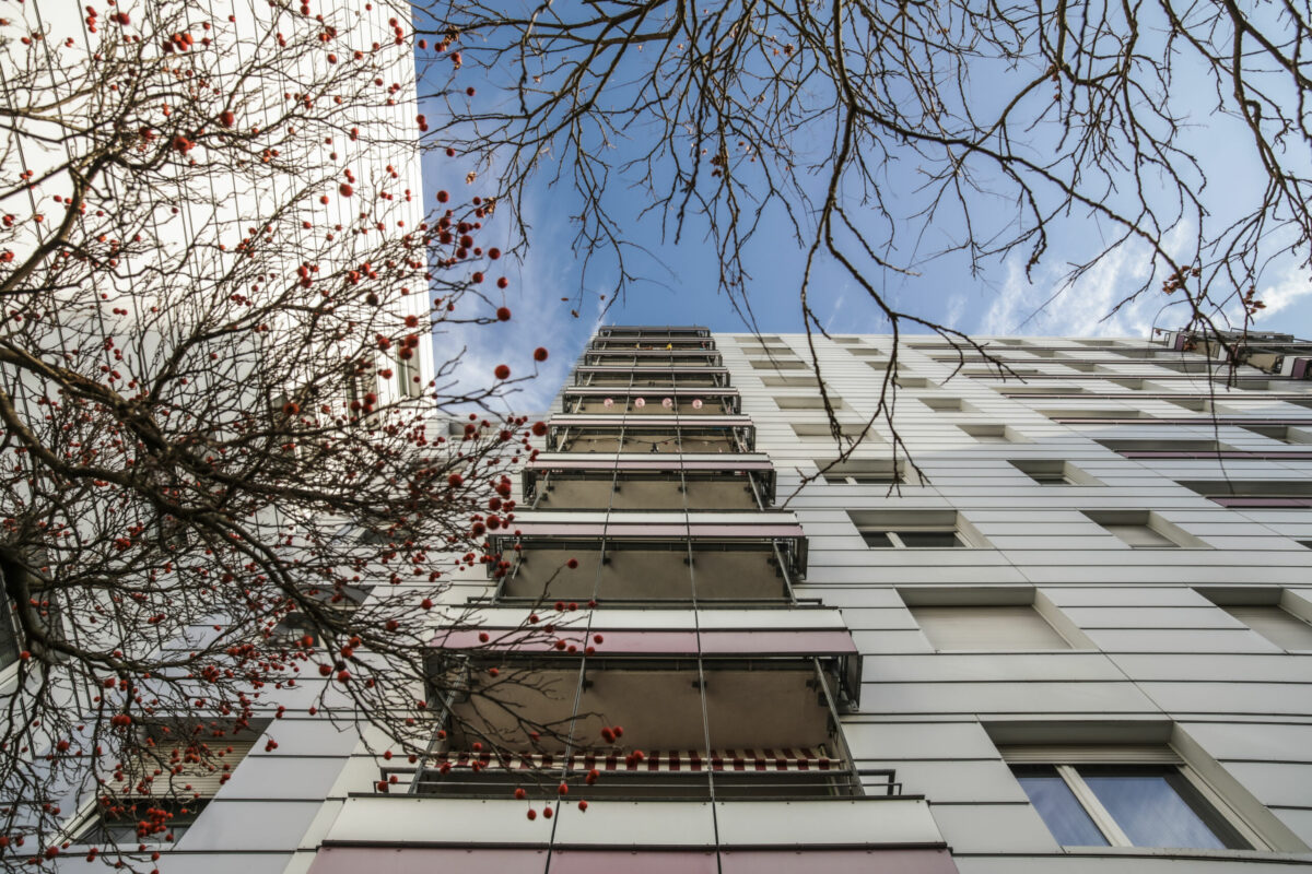 Außenfassade des Modernisierungsprojekts in der Goerdelerstraße 12-18 in Oberreut.