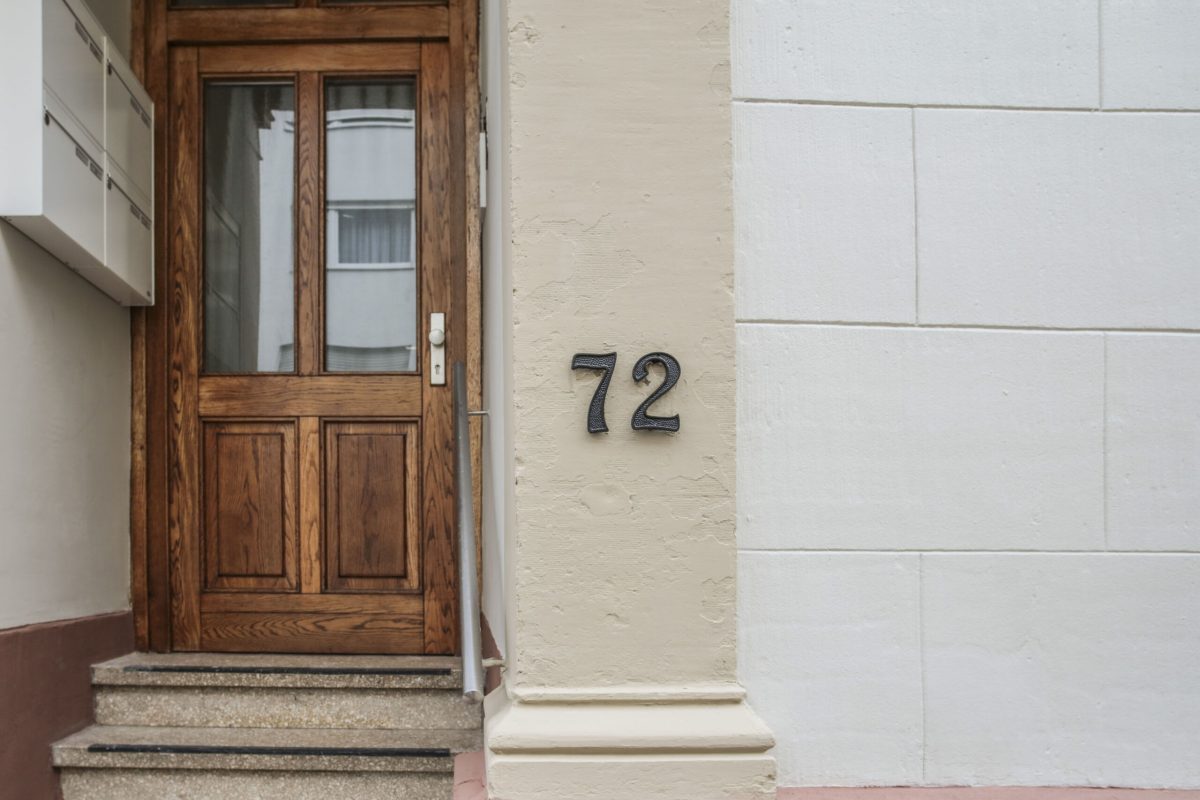 Eingangsbereich des Modernisierungsprojekts in der Schützenstraße 72 in der Südstadt.