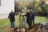 Vier Personen bei einer Baumpflanzaktion in Daxlanden