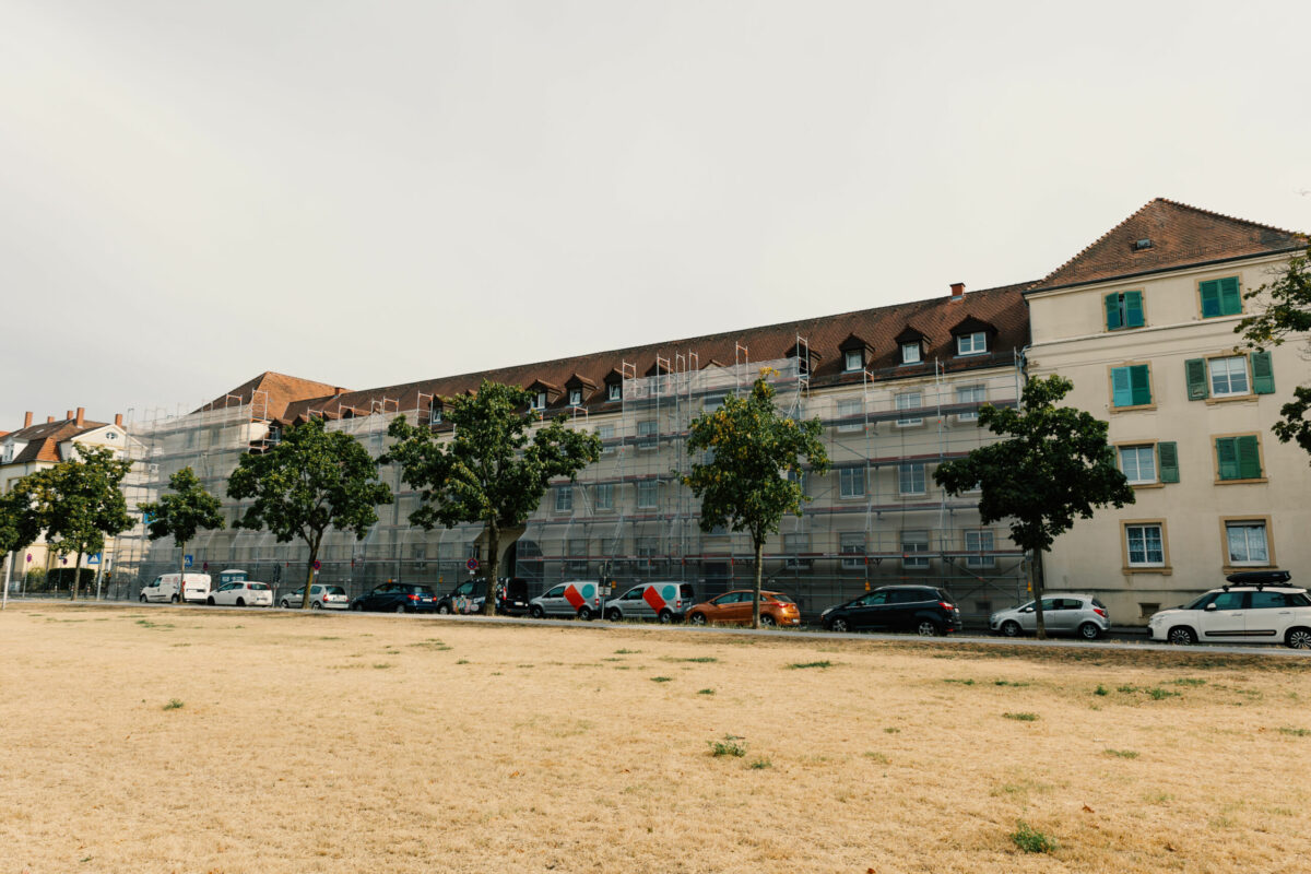 Außenfassade des Brahmsblocks