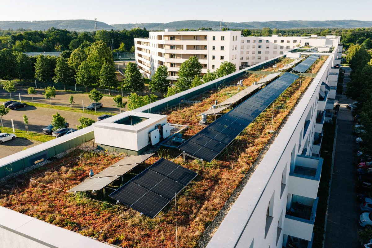 PV-Anlagen auf einem Hausdach in Oberreut